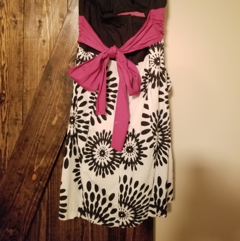 Dress - Picture 3 of 4